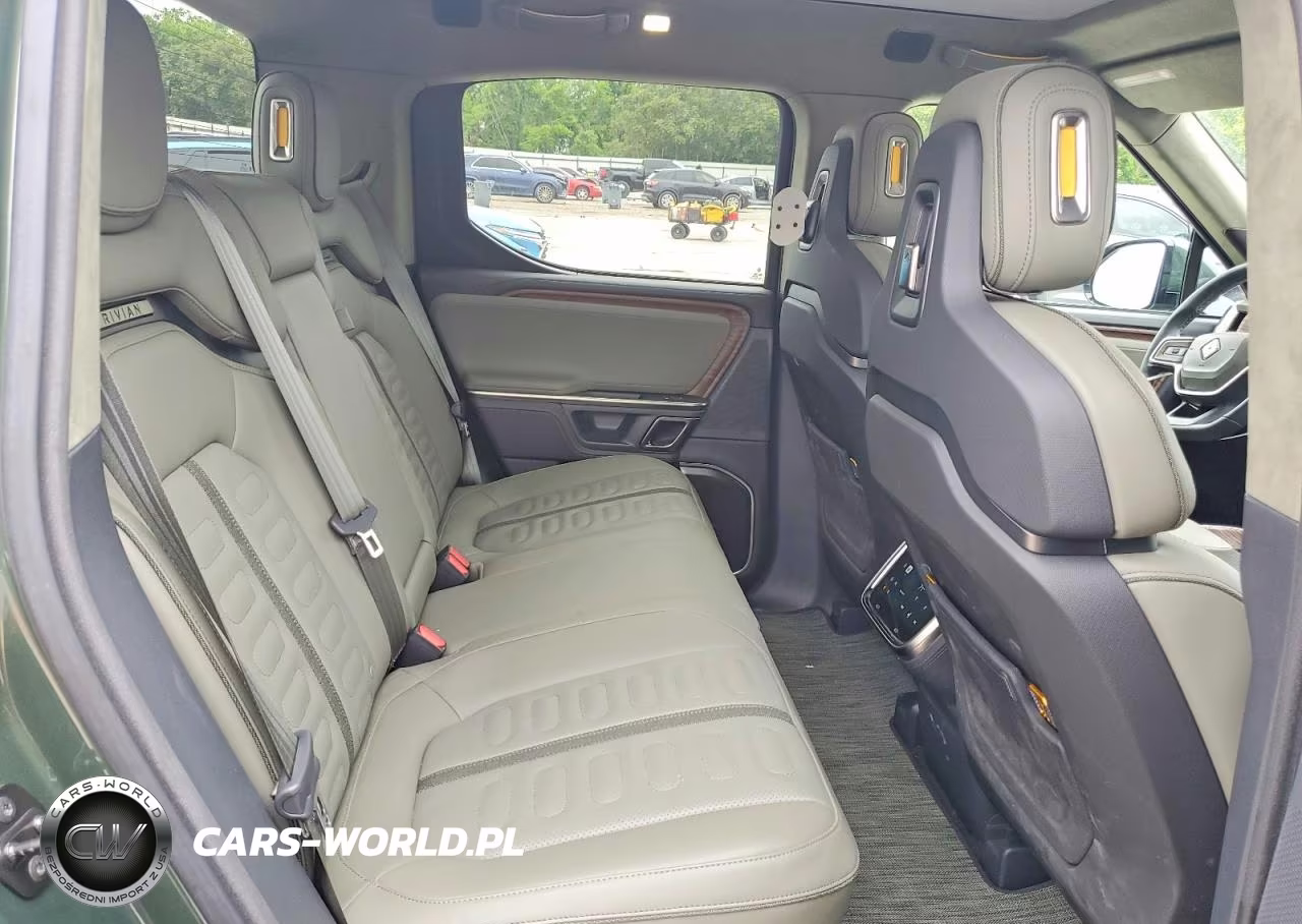 2023 Rivian R1T Adventure VIN:7FCTGAAA9PN017439 - 10
