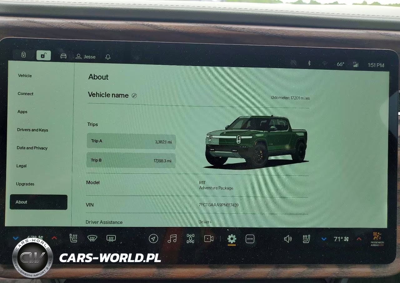 2023 Rivian R1T Adventure VIN:7FCTGAAA9PN017439 - 9