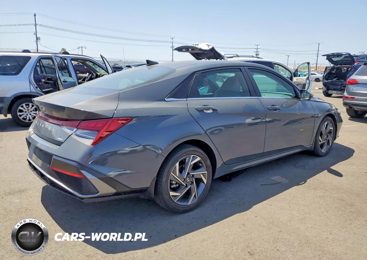 2024 Hyundai Elantra Limited VIN:KMHLN4DJ1RU099731 - 3