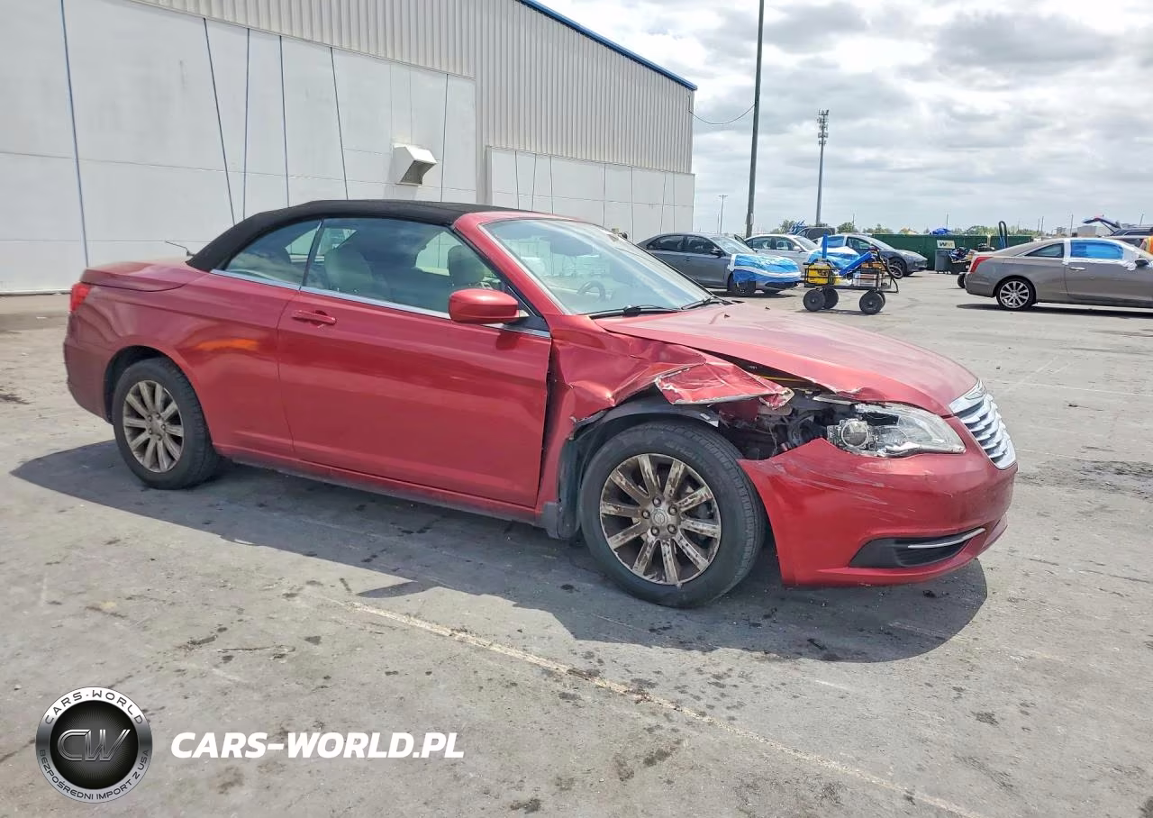 2011 Chrysler 200 Touring VIN:1C3BC2EG5BN563699 - 4