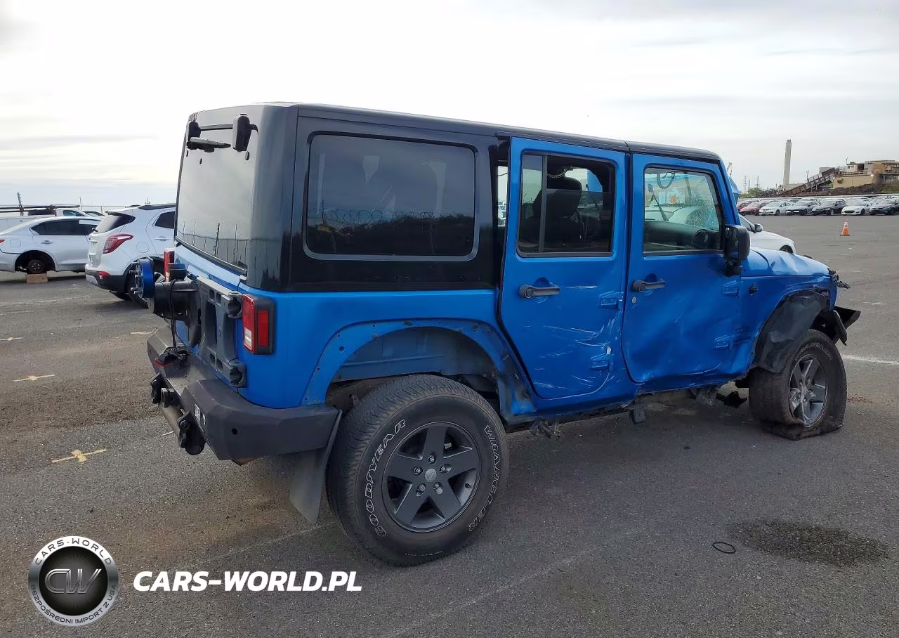 2015 Jeep Wrangler Unlimited Sport VIN:1C4BJWDG1FL550704 - 3
