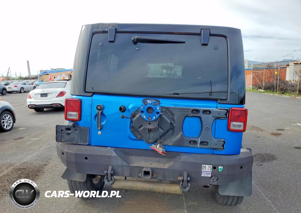 2015 Jeep Wrangler Unlimited Sport VIN:1C4BJWDG1FL550704 - 6