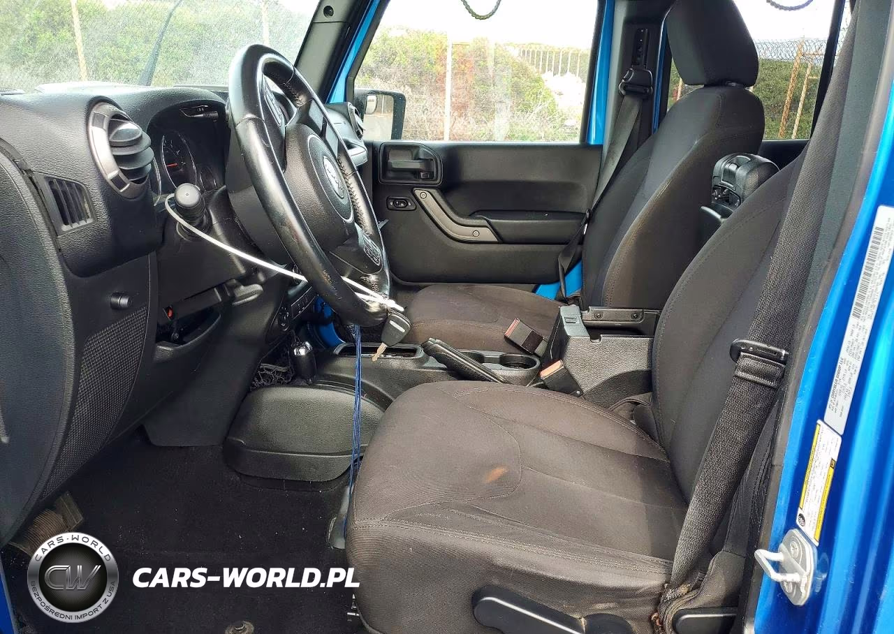 2015 Jeep Wrangler Unlimited Sport VIN:1C4BJWDG1FL550704 - 7
