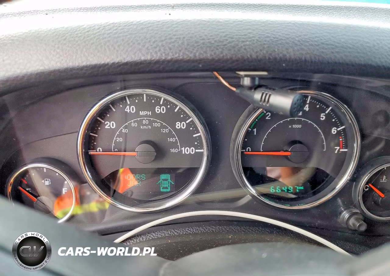2015 Jeep Wrangler Unlimited Sport VIN:1C4BJWDG1FL550704 - 9