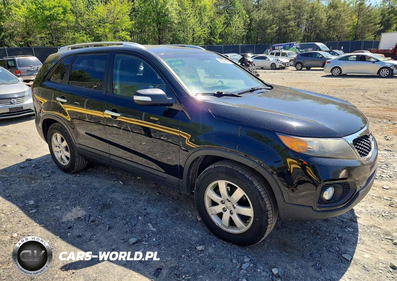 2013 Kia Sorento Lx VIN:5XYKT4A63DG379795 - 4
