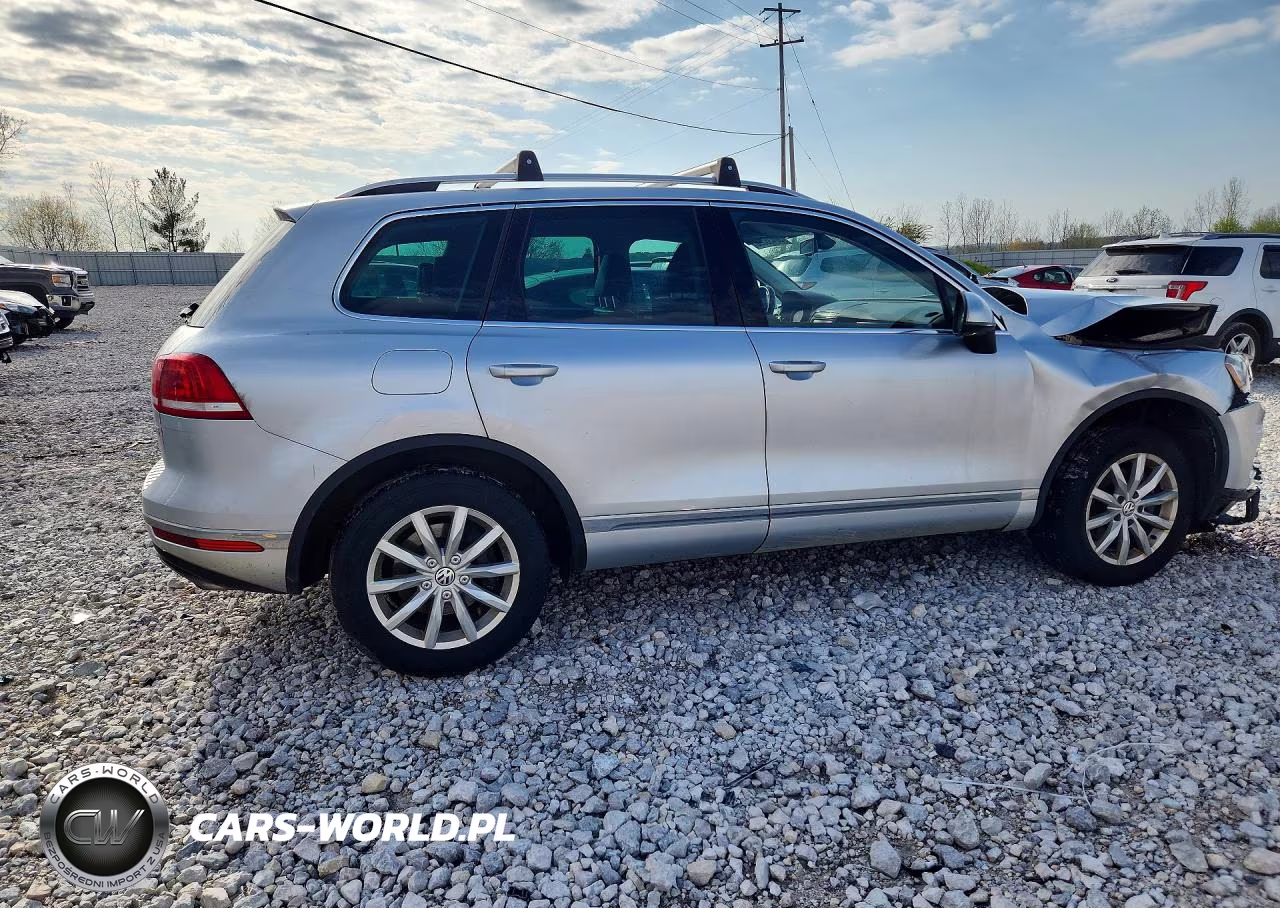 2015 Volkswagen Touareg V6 VIN:WVGEF9BP7FD002831 - 3