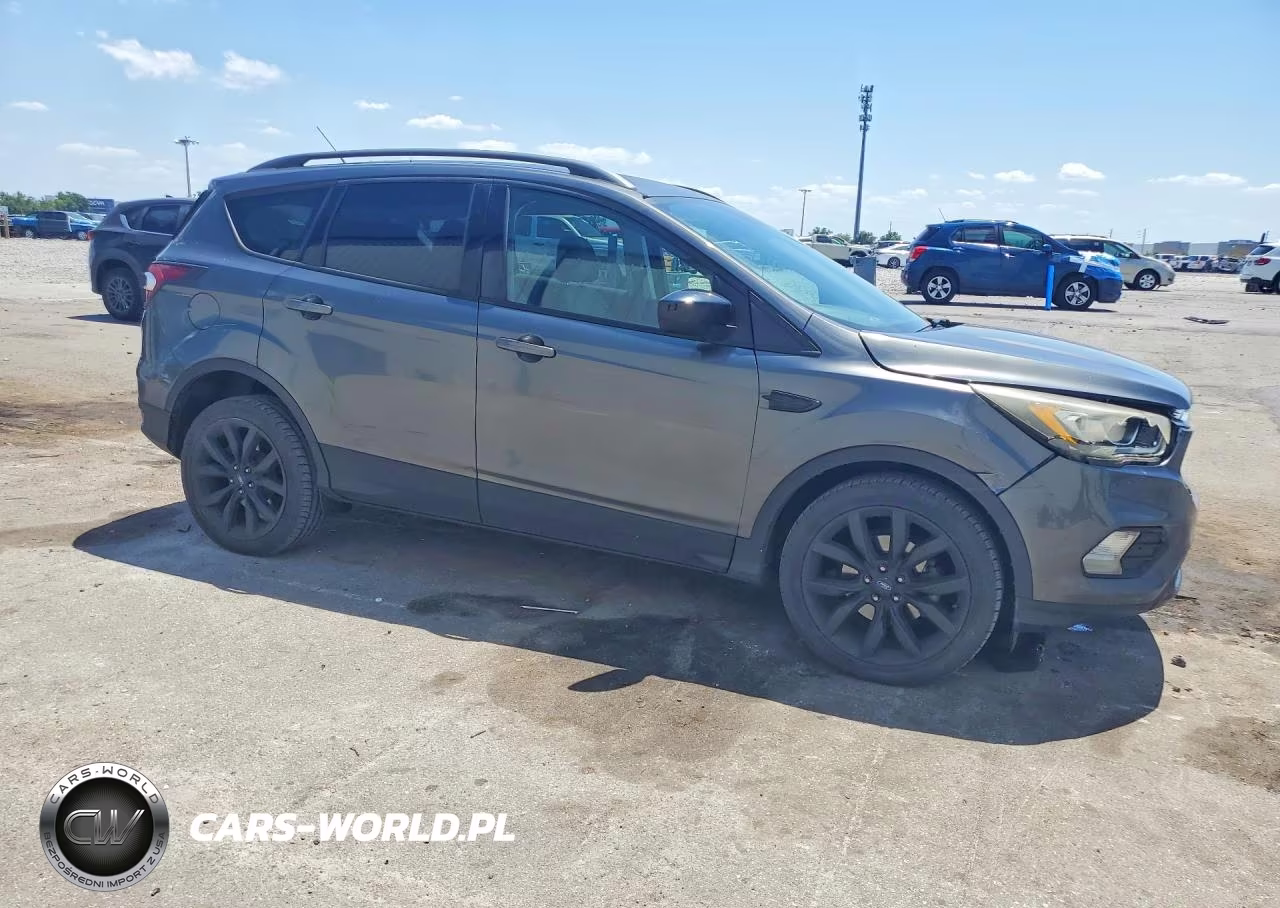 2017 Ford Escape Se VIN:1FMCU0GD1HUA48889 - 4