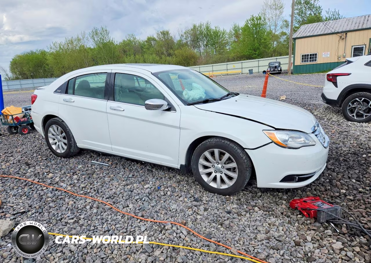 2014 Chrysler 200 Limited VIN:1C3CCBCG1EN134586 - 4