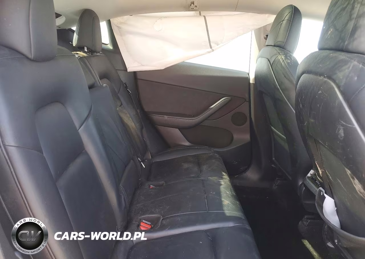 2020 Tesla Model Y VIN:5YJYGDEE2LF053976 - 11