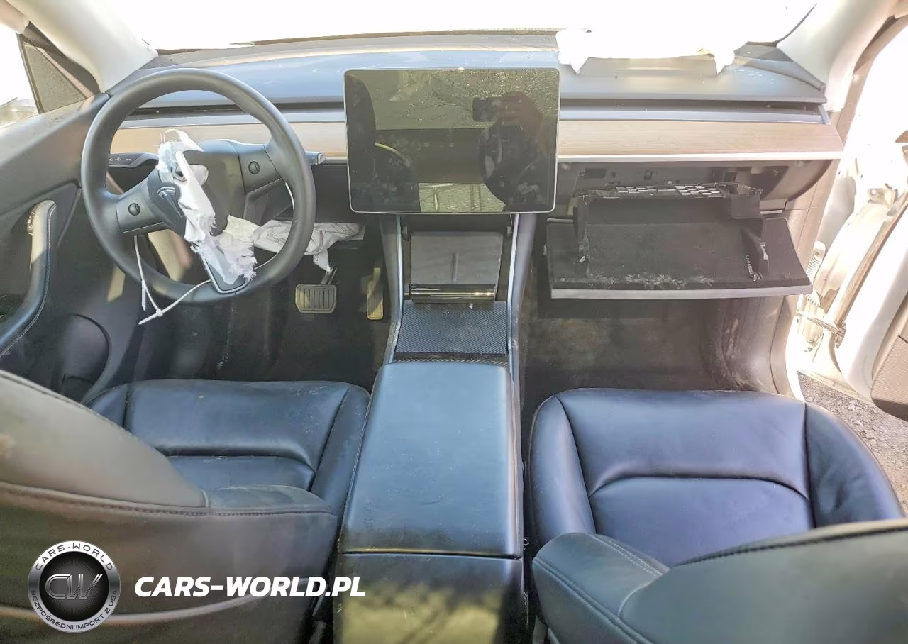 2020 Tesla Model Y VIN:5YJYGDEE2LF053976 - 8