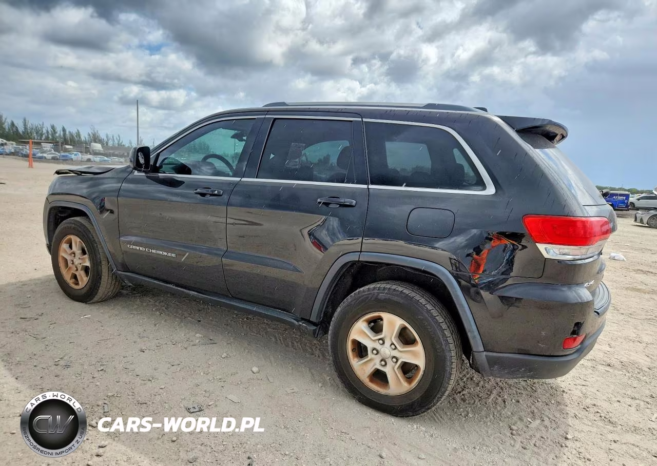 2015 Jeep Grand Cherokee Laredo VIN:1C4RJFAG5FC852371 - 2