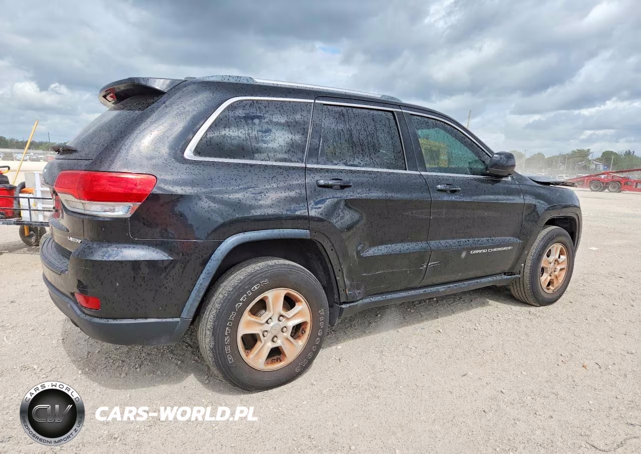 2015 Jeep Grand Cherokee Laredo VIN:1C4RJFAG5FC852371 - 3