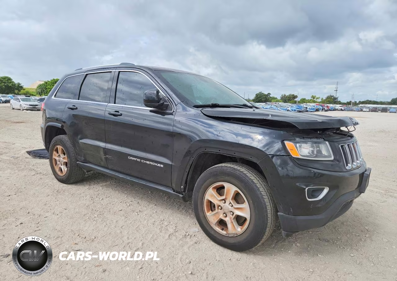 2015 Jeep Grand Cherokee Laredo VIN:1C4RJFAG5FC852371 - 4