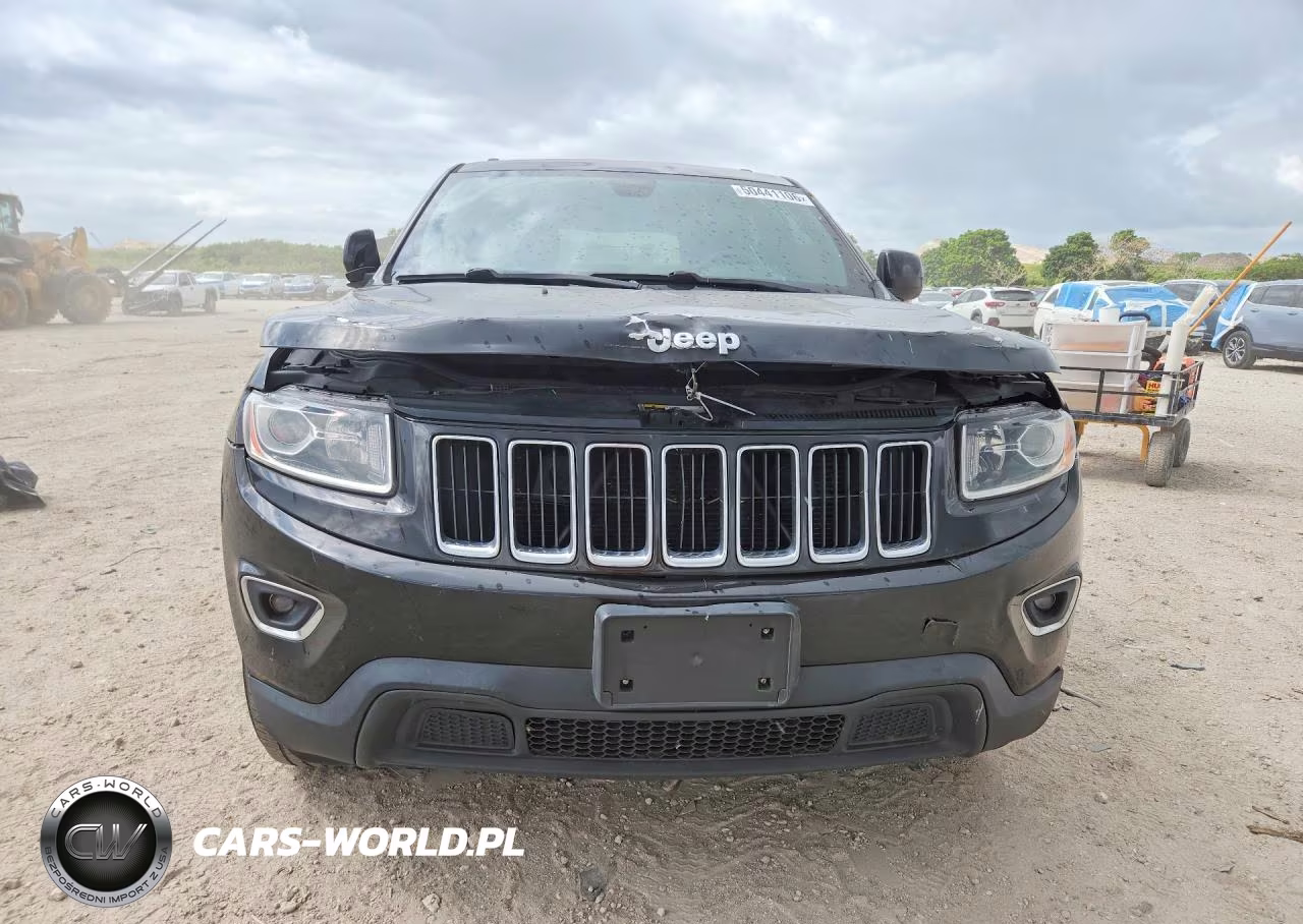 2015 Jeep Grand Cherokee Laredo VIN:1C4RJFAG5FC852371 - 5