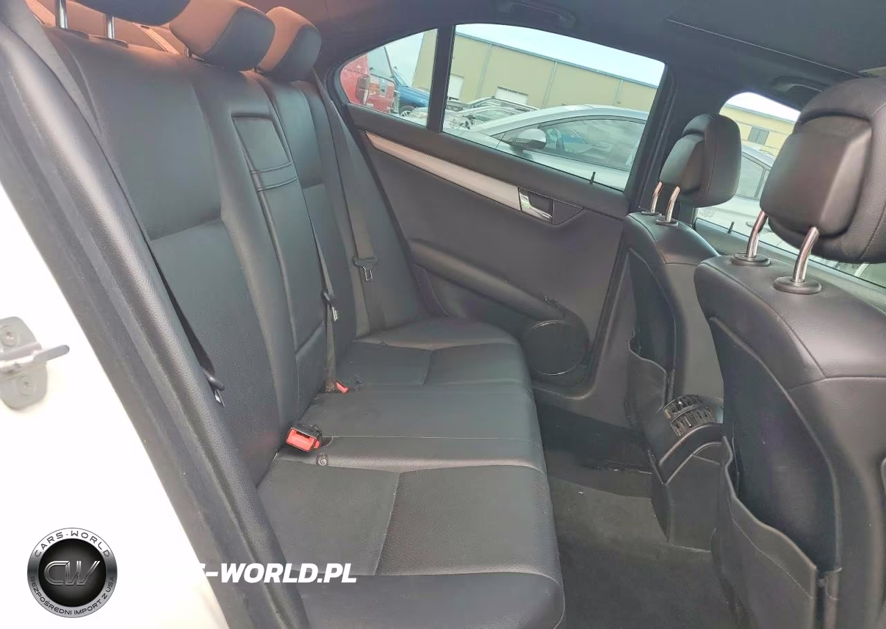 2010 Mercedes-Benz C 300 VIN:WDDGF5EB3AA401578 - 10