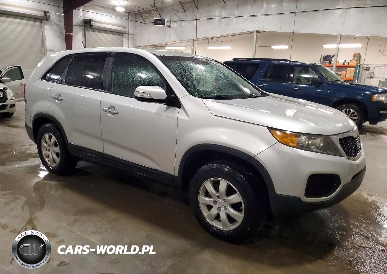 2011 Kia Sorento Lx VIN:5XYKT3A13BG040028 - 4