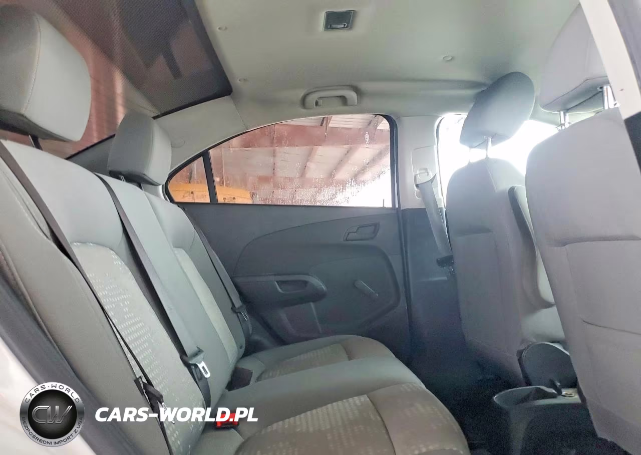 2019 Chevrolet Sonic VIN:1G1JB5SB4K4101086 - 10