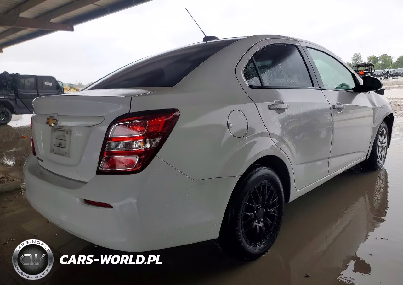 2019 Chevrolet Sonic VIN:1G1JB5SB4K4101086 - 3