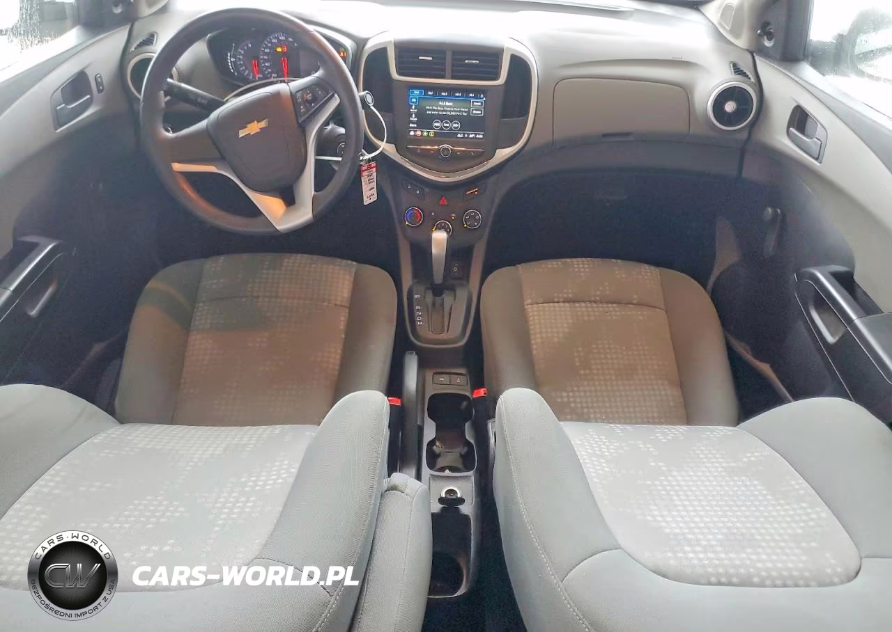 2019 Chevrolet Sonic VIN:1G1JB5SB4K4101086 - 8