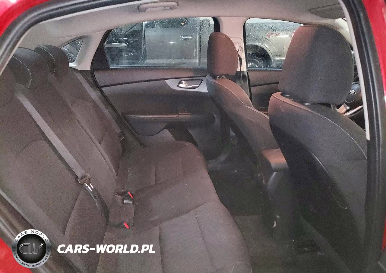 2019 Kia Forte Lxs VIN:3KPF24AD6KE076460 - 10