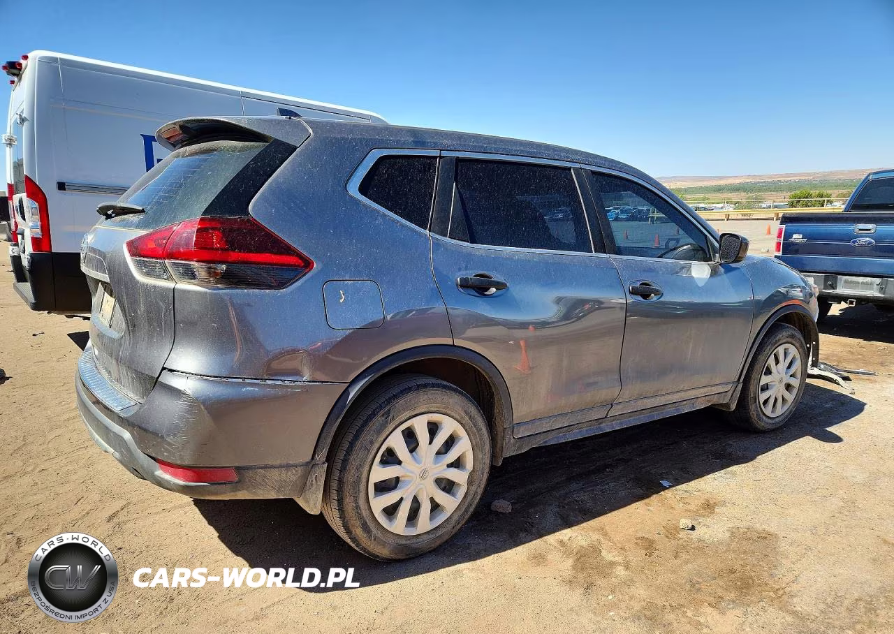 2018 Nissan Rogue S VIN:5N1AT2MT6JC708325 - 3