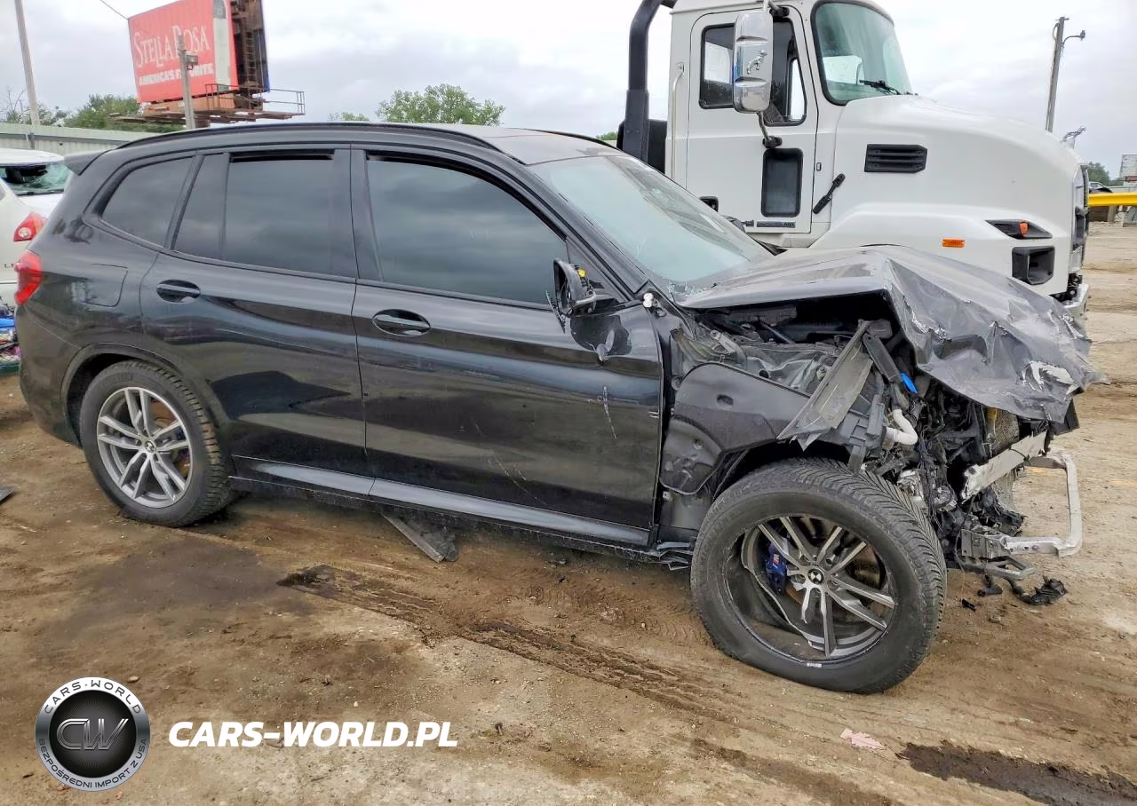 2018 BMW X3 xDrivem40I VIN:5UXTS3C58J0Z00421 - 4