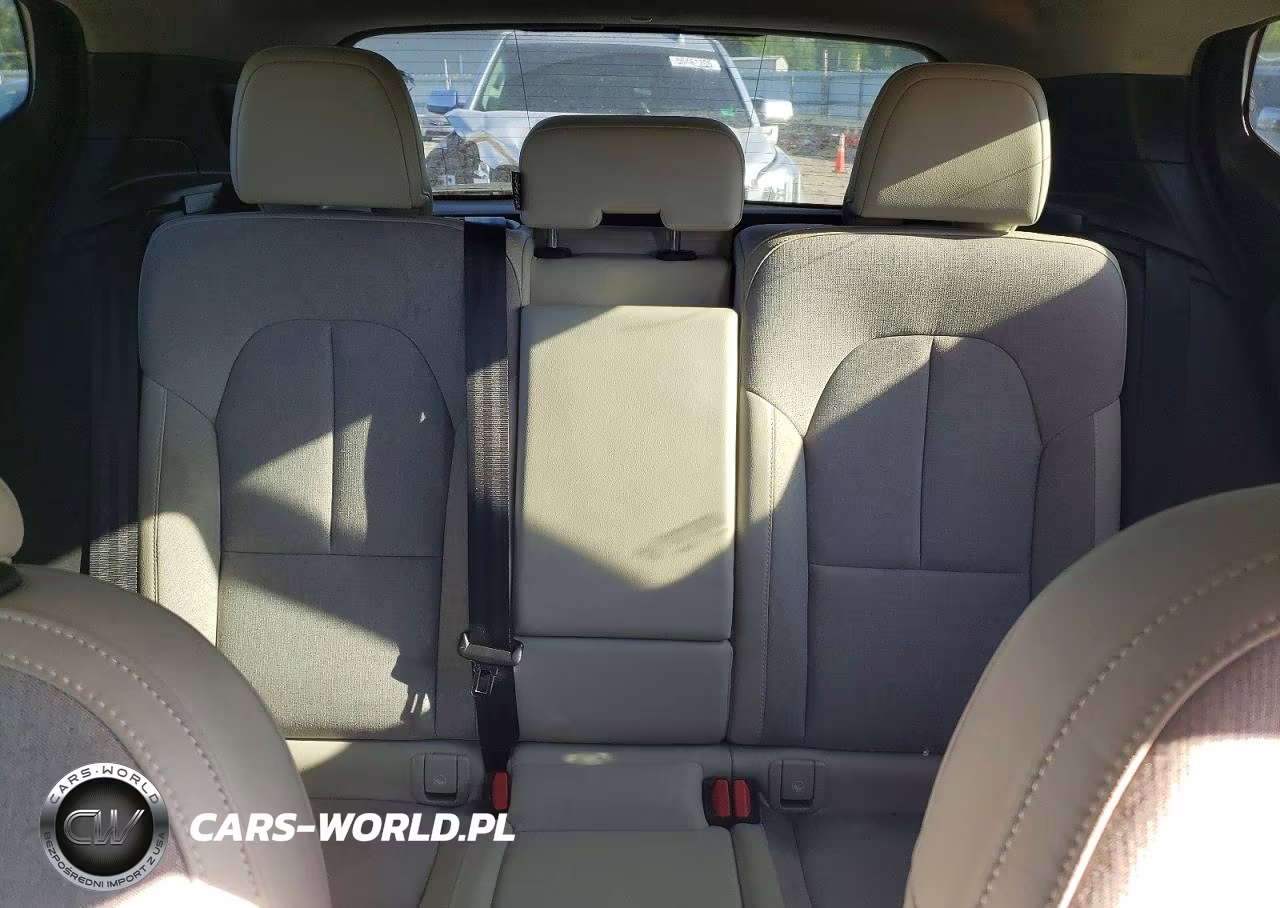 2020 Volvo C40 Recharge Ultimate VIN:YV4162UK0L2327658 - 10