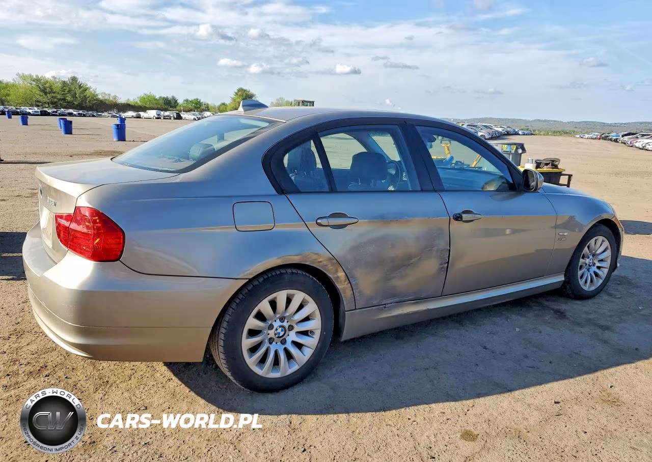 2009 BMW 328 Xi VIN:WBAPK73569A455061 - 3