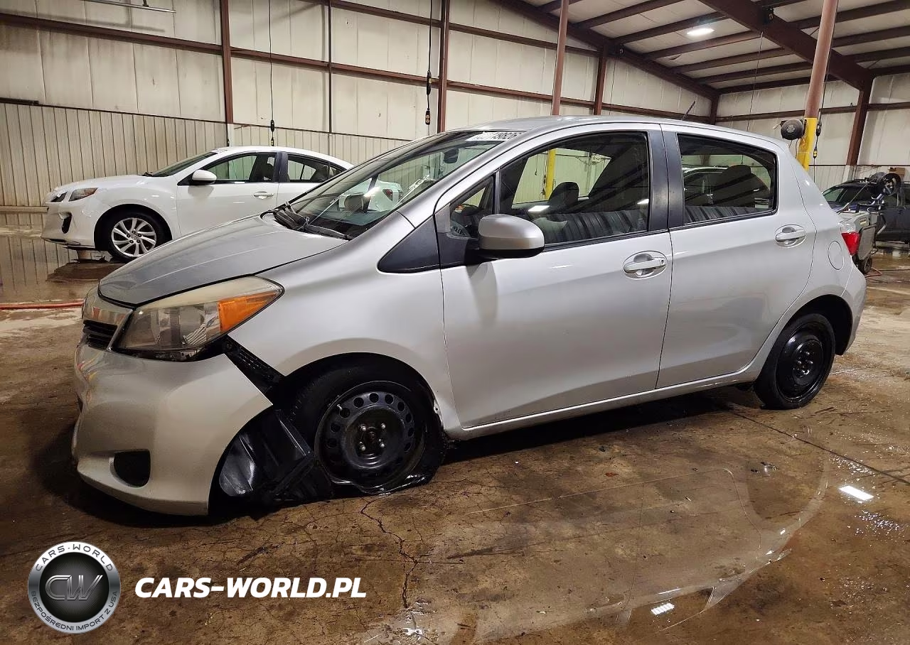 2014 Toyota Yaris 5-Door Le