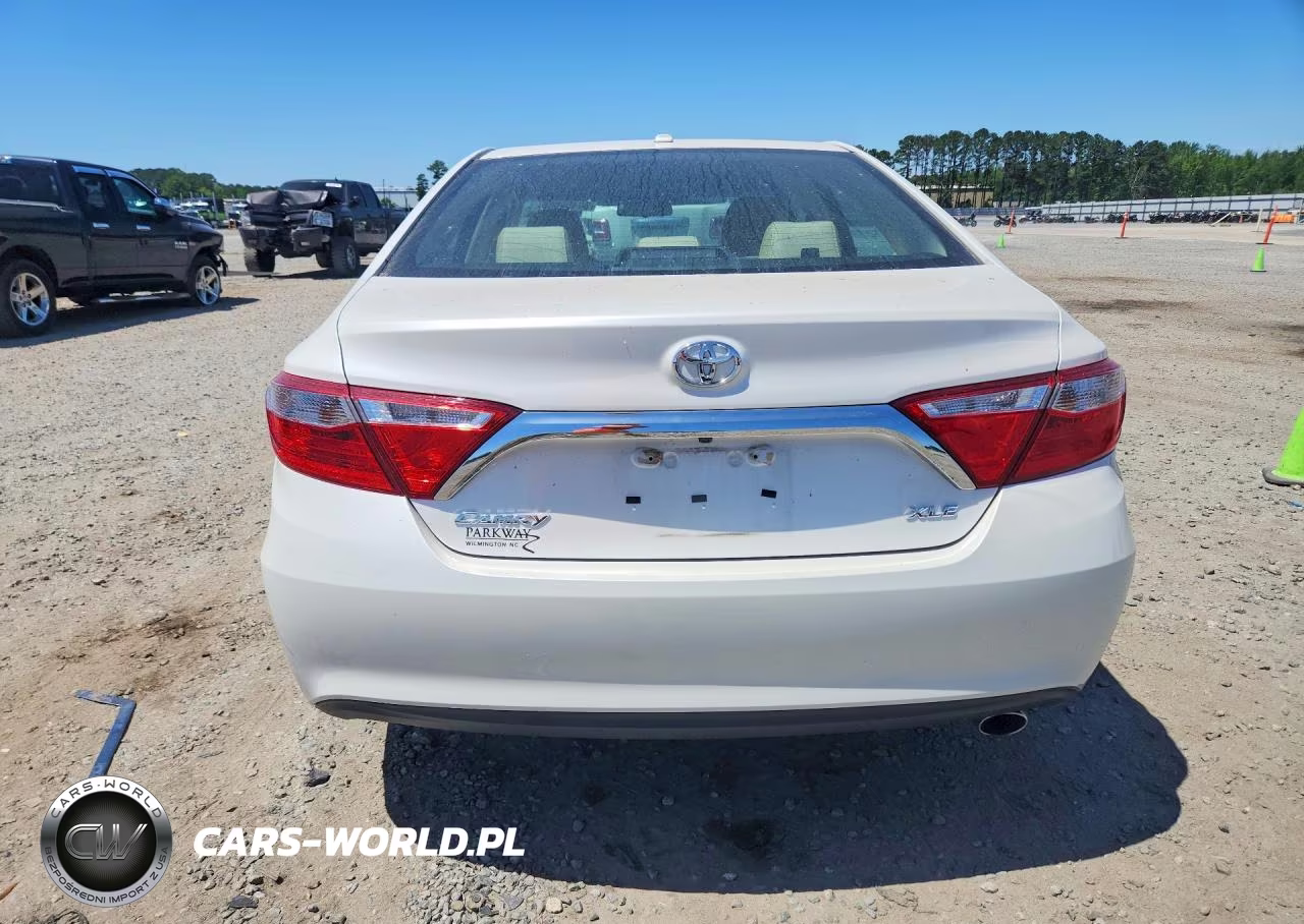 2015 Toyota Camry Xle VIN:4T1BF1FK2FU085412 - 6