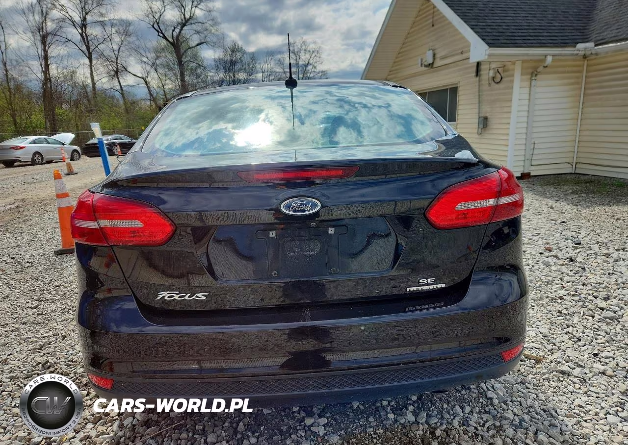 2016 Ford Focus Se VIN:1FADP3F23GL382126 - 6