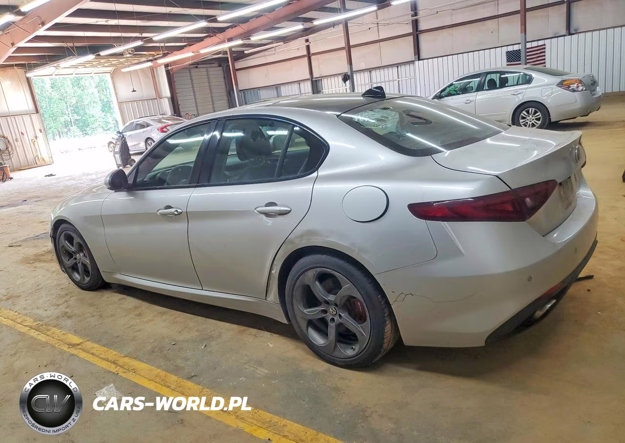 2017 Alfa Romeo Giulia VIN:ZARFAEBN6H7551961 - 2