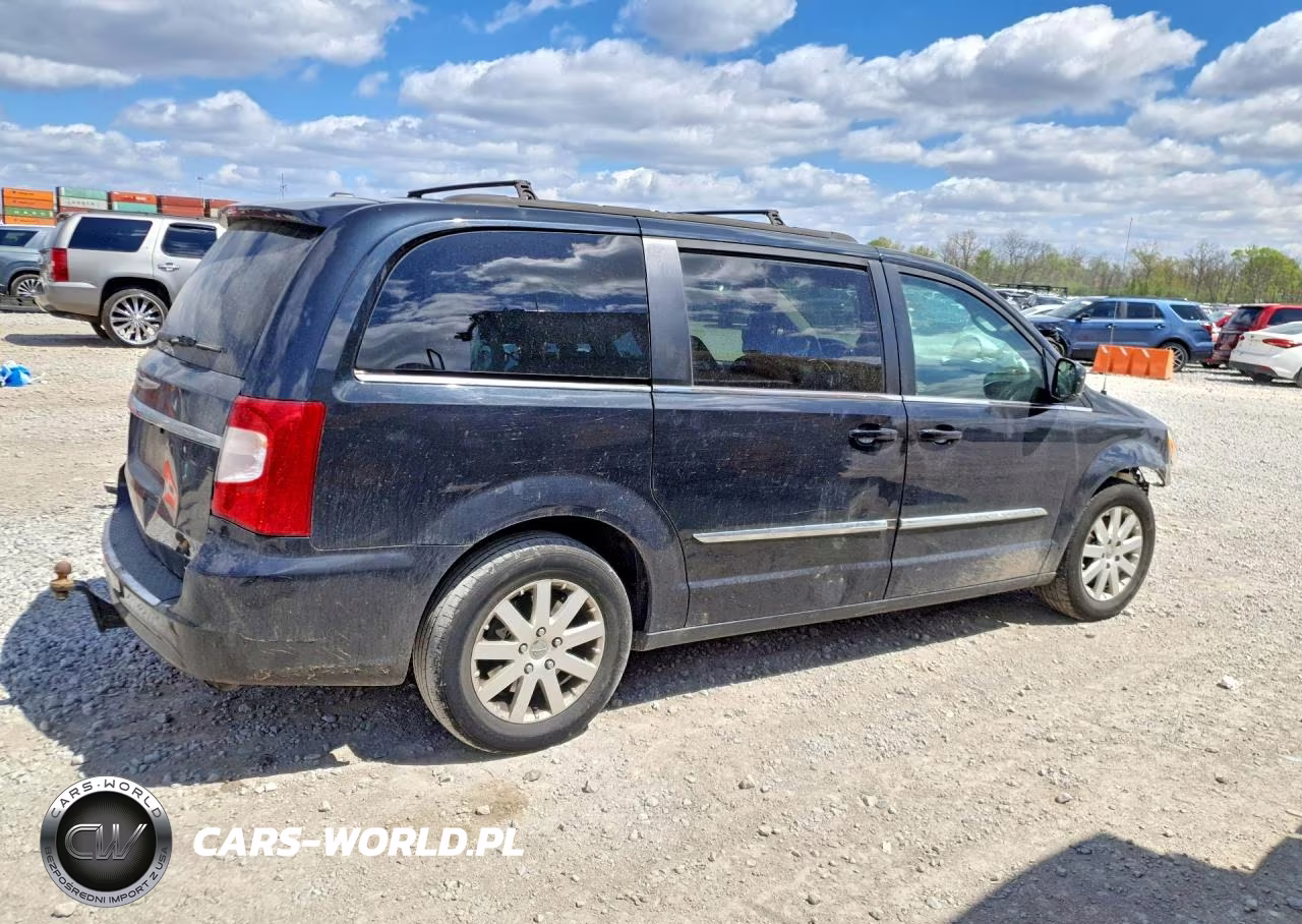 2015 Chrysler Town & Country Touring VIN:2C4RC1BG8FR565562 - 3