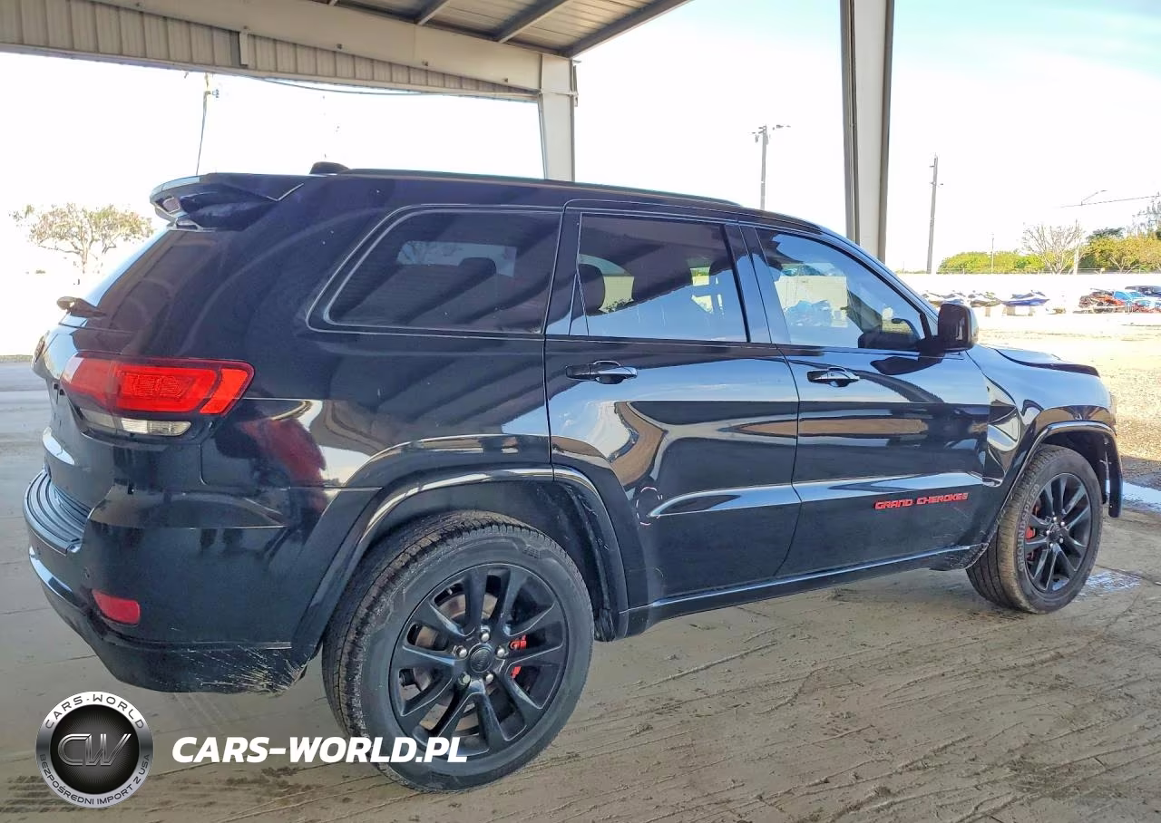 2019 Jeep Grand Cherokee Laredo VIN:1C4RJEAG2KC544160 - 3