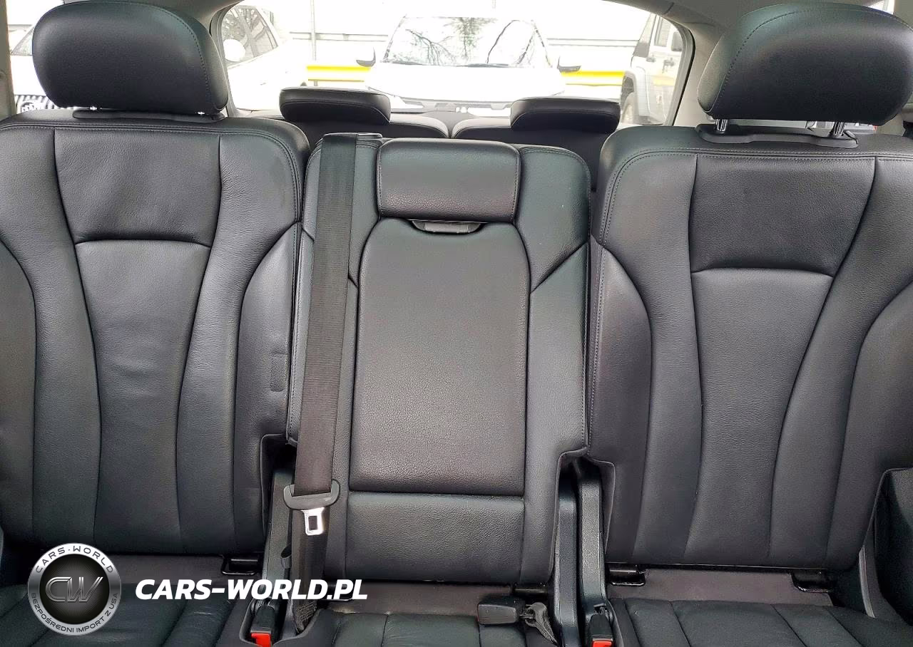 2017 Audi Q7 Premium Plus VIN:WA1LAAF78HD004316 - 10