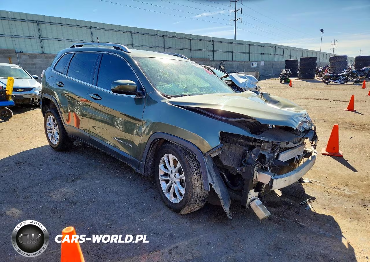 2019 Jeep Cherokee Latitude VIN:1C4PJLCB7KD371081 - 4