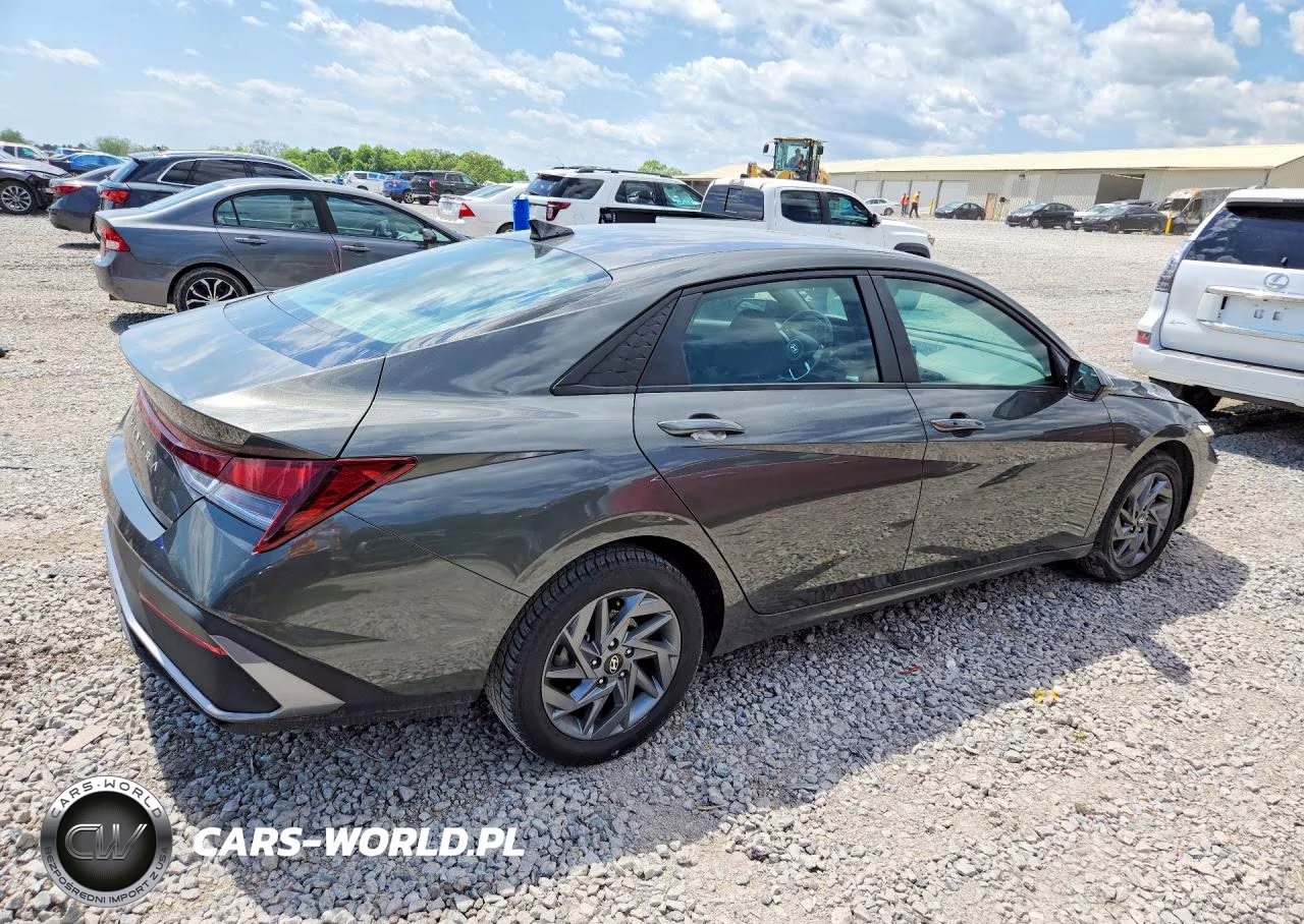 2024 Hyundai Elantra Sel VIN:KMHLM4DGXRU757912 - 3