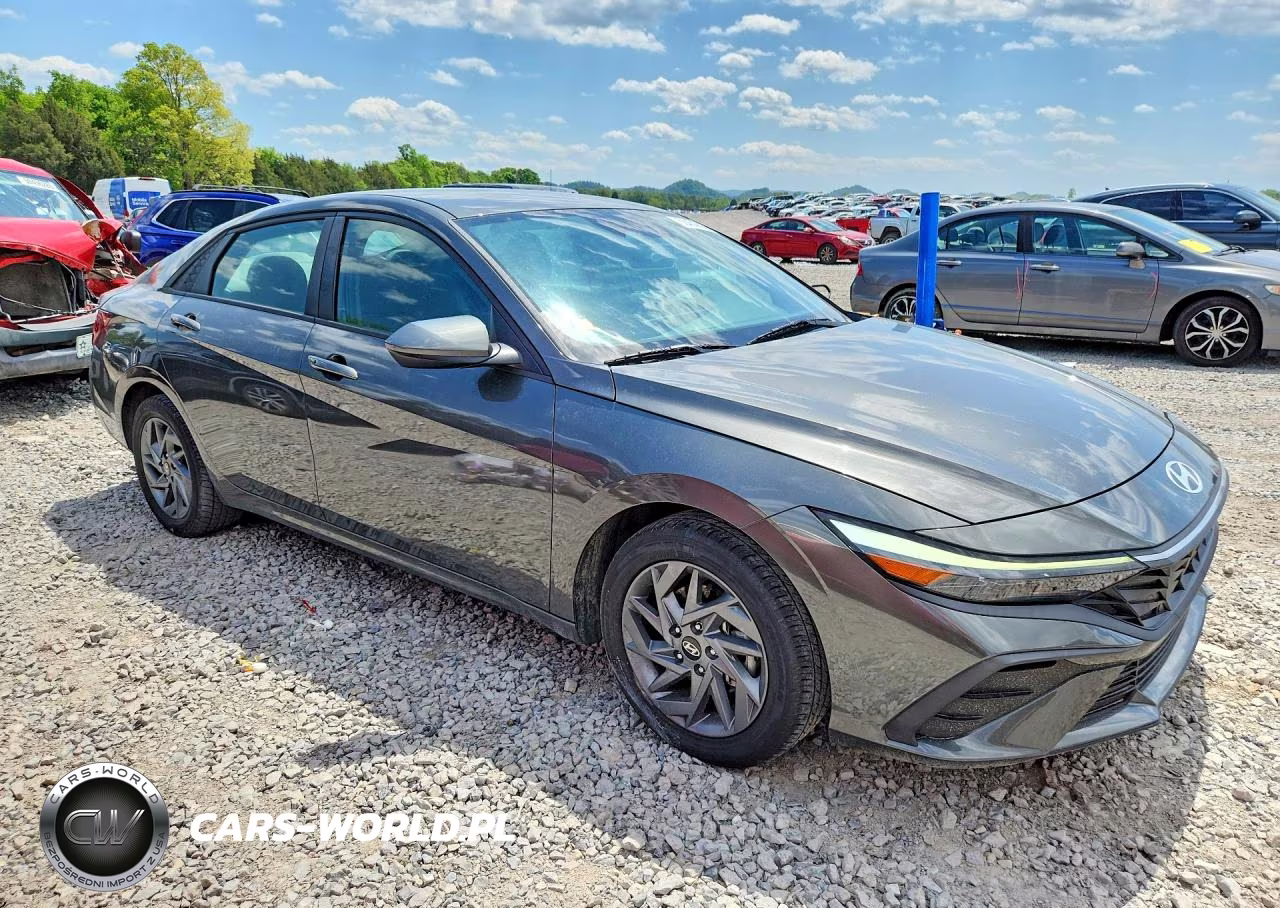 2024 Hyundai Elantra Sel VIN:KMHLM4DGXRU757912 - 4