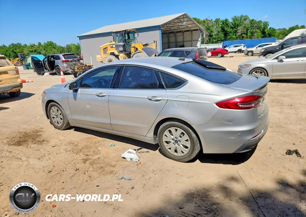 2019 Ford Fusion S VIN:3FA6P0G79KR176742 - 2