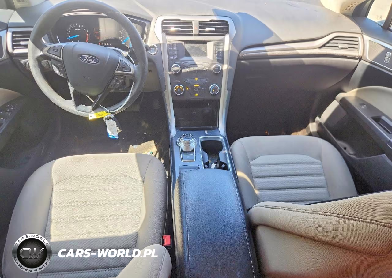 2019 Ford Fusion S VIN:3FA6P0G79KR176742 - 8