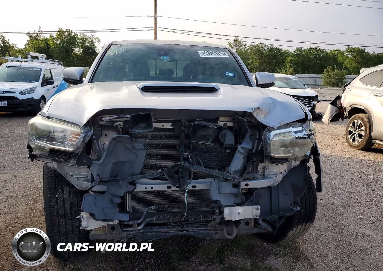 2018 Toyota Tacoma Trd Sport VIN:5TFAZ5CN7JX065306 - 5