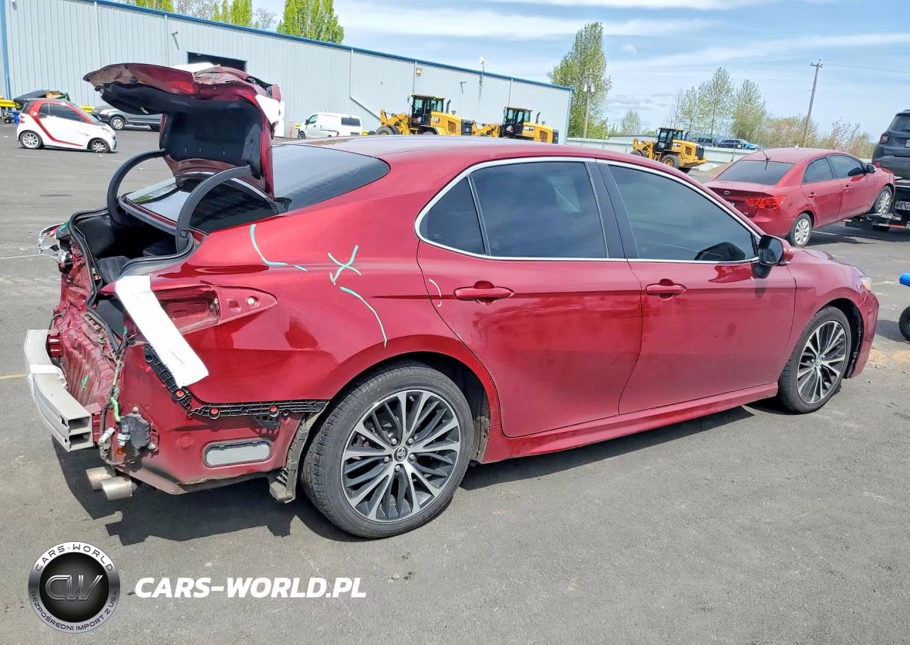 2018 Toyota Camry Se VIN:4T1B11HK9JU638576 - 3