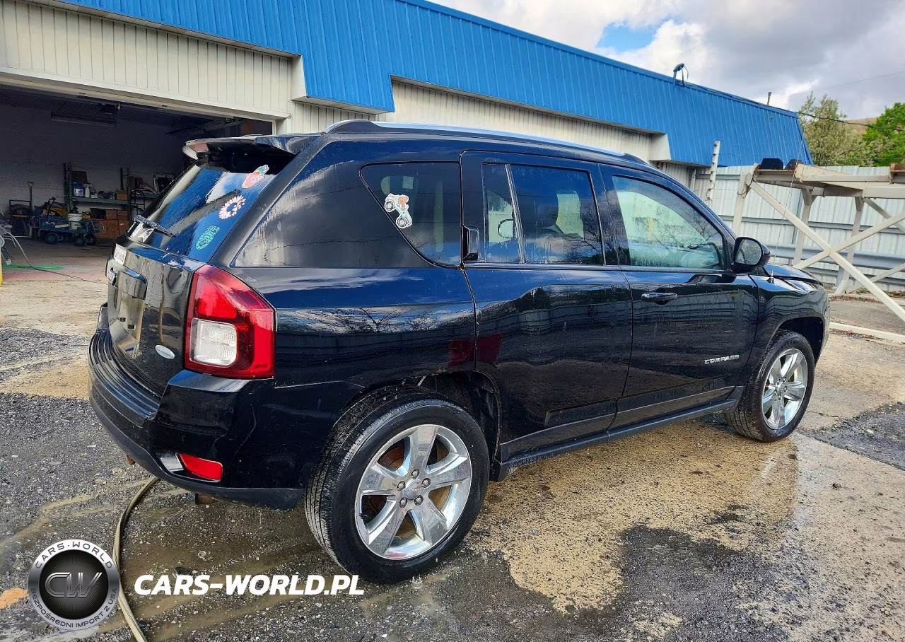 2014 Jeep Compass Latitude VIN:1C4NJDEB9ED817052 - 3