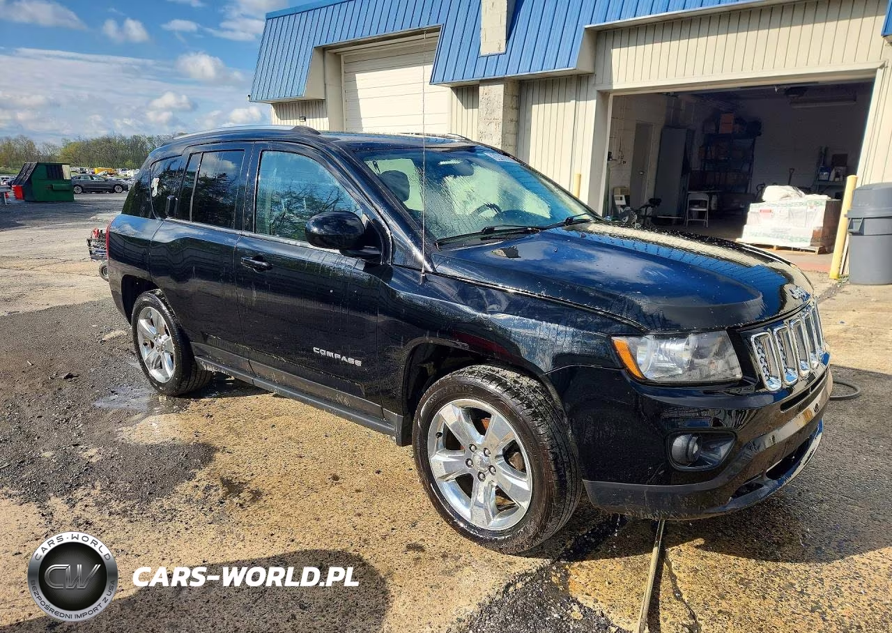 2014 Jeep Compass Latitude VIN:1C4NJDEB9ED817052 - 4