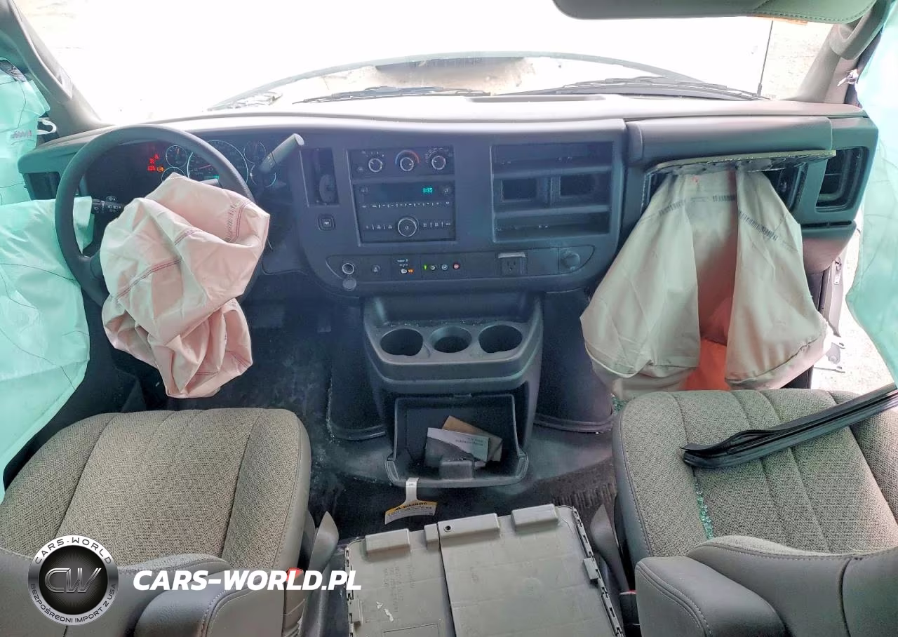 2025 GMC Savana G2500 VIN:1GTW7AFP1S1190128 - 8