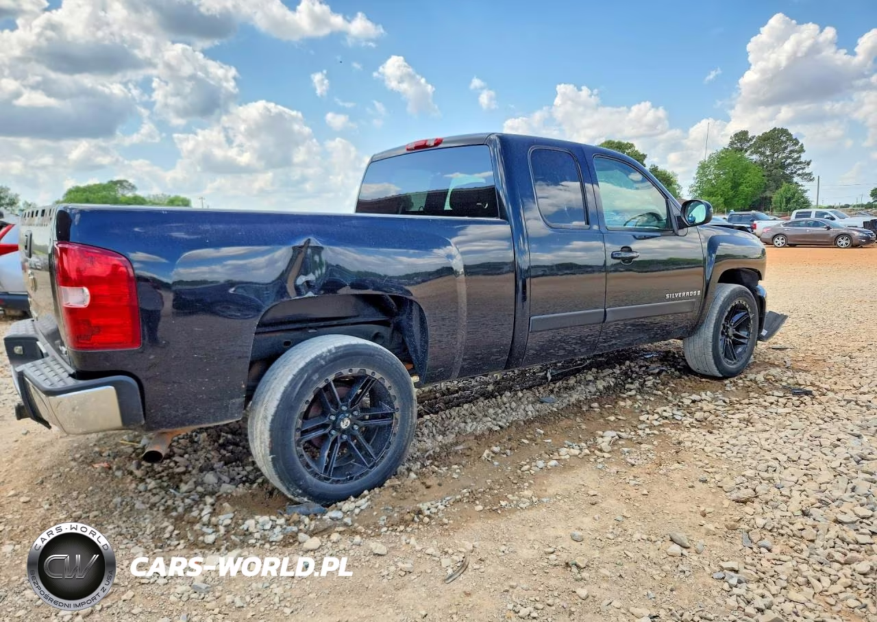 2007 Chevrolet Silverado C1500 VIN:2GCEC190471666315 - 3
