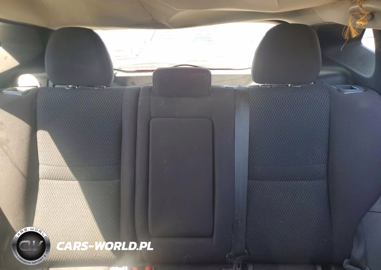 2018 Nissan Rogue Sport S VIN:JN1BJ1CR2JW262982 - 10