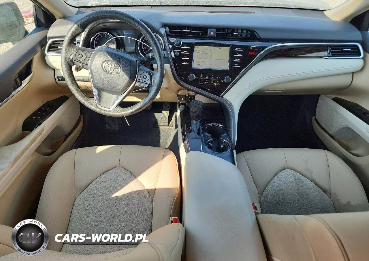 2018 Toyota Camry Le VIN:4T1B11HKXJU141486 - 8