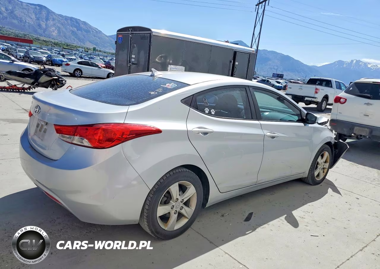 2011 Hyundai Elantra Gls VIN:5NPDH4AE9BH051689 - 3