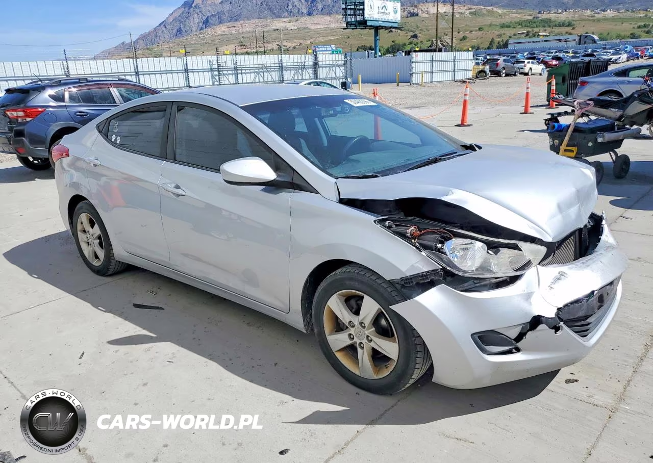 2011 Hyundai Elantra Gls VIN:5NPDH4AE9BH051689 - 4